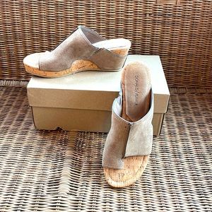 Like New Donald Pliner Gold and Cork Wedges, size 8